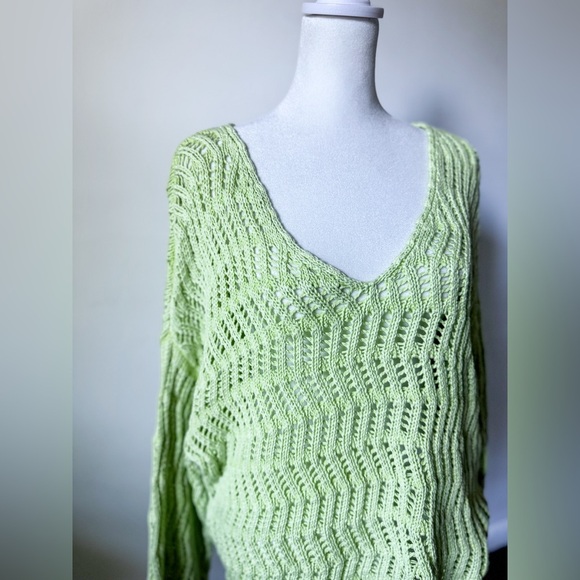 American Eagle Knit Pullover - Picture 2 of 6